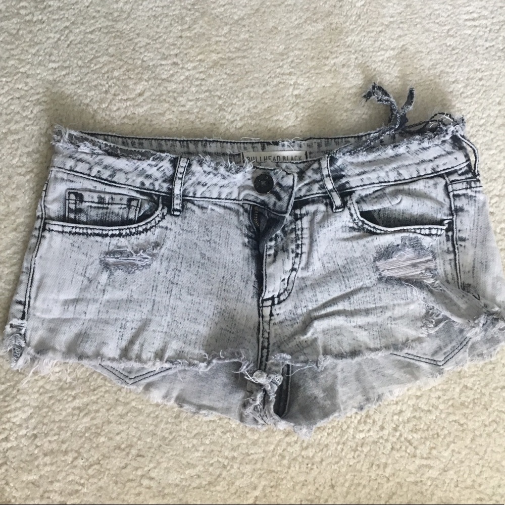 Pacsun distressed gray short jean shorts